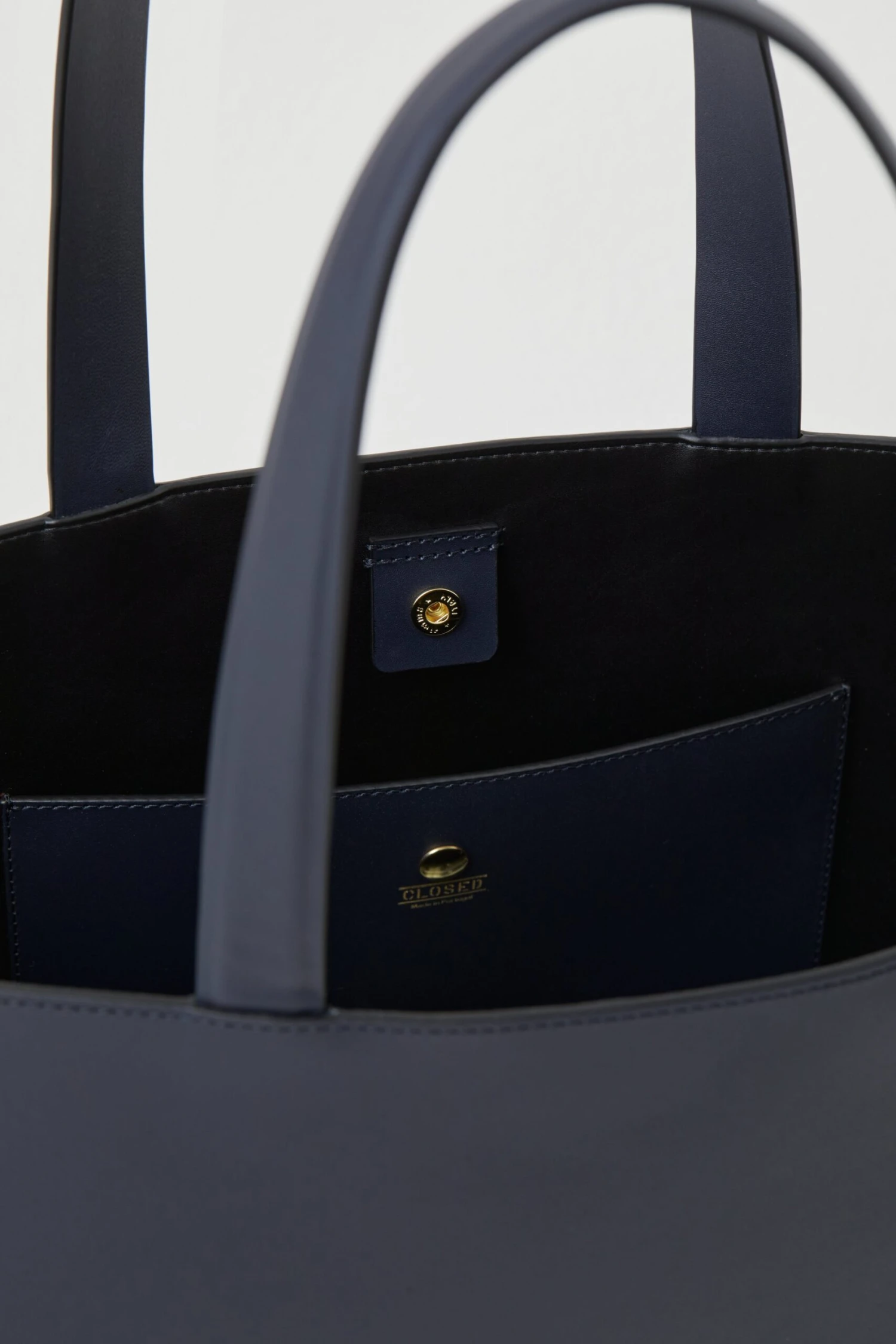 CLOSED Smooth Leater Bag 6 CLOSED Smooth Leater Bag – Bild 4