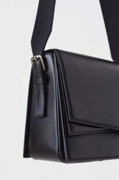 CLOSED Shoulder Bag 10 CLOSED Shoulder Bag -ModeZeit C90434 86H 22 100 3