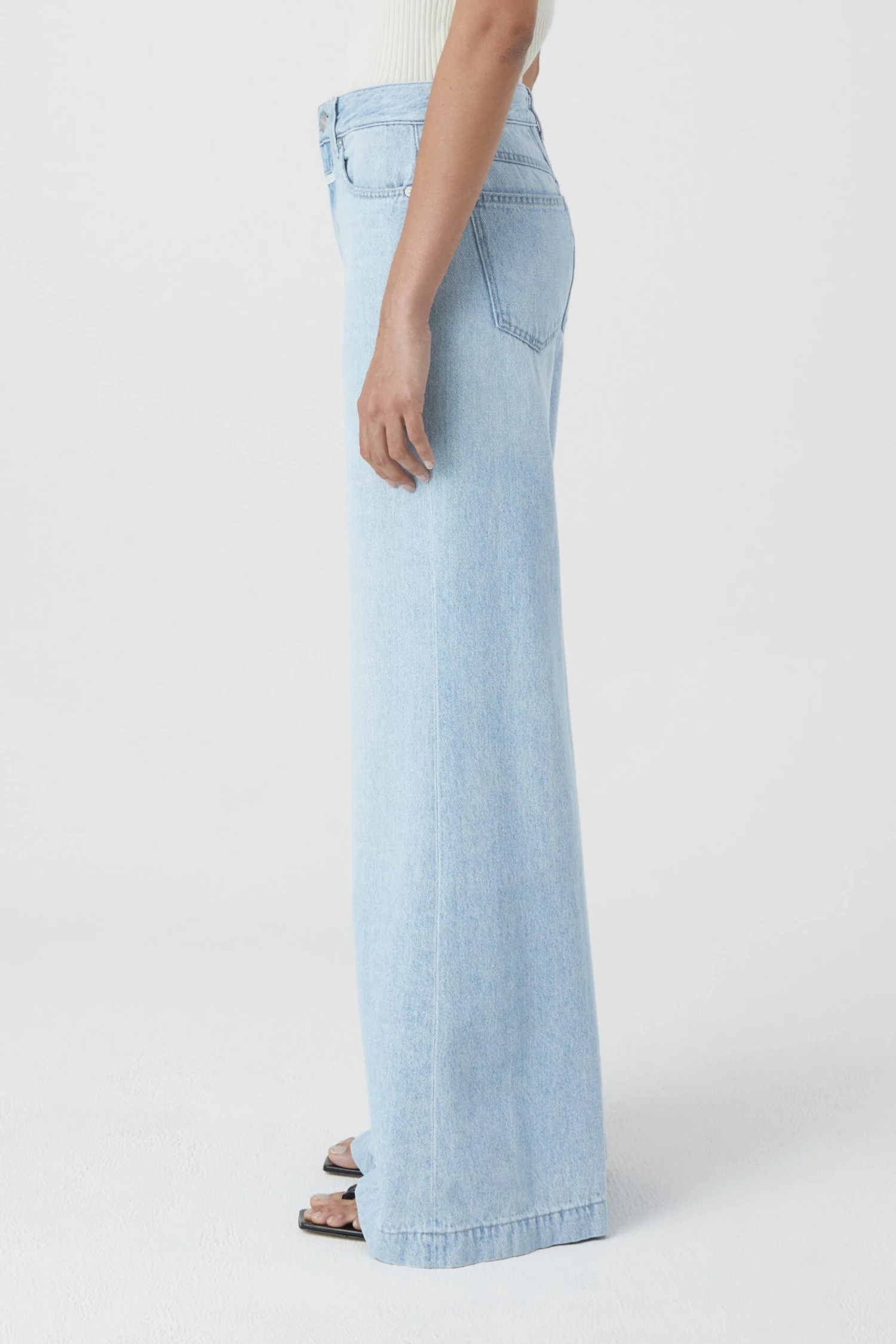 CLOSED Glow-up 4 CLOSED Glow-up – Bild 2