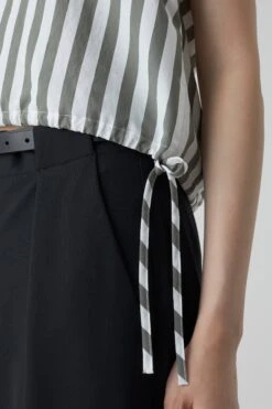 CLOSED Cropped Blouse 10 CLOSED Cropped Blouse -ModeZeit C94142 22U 22 612 2