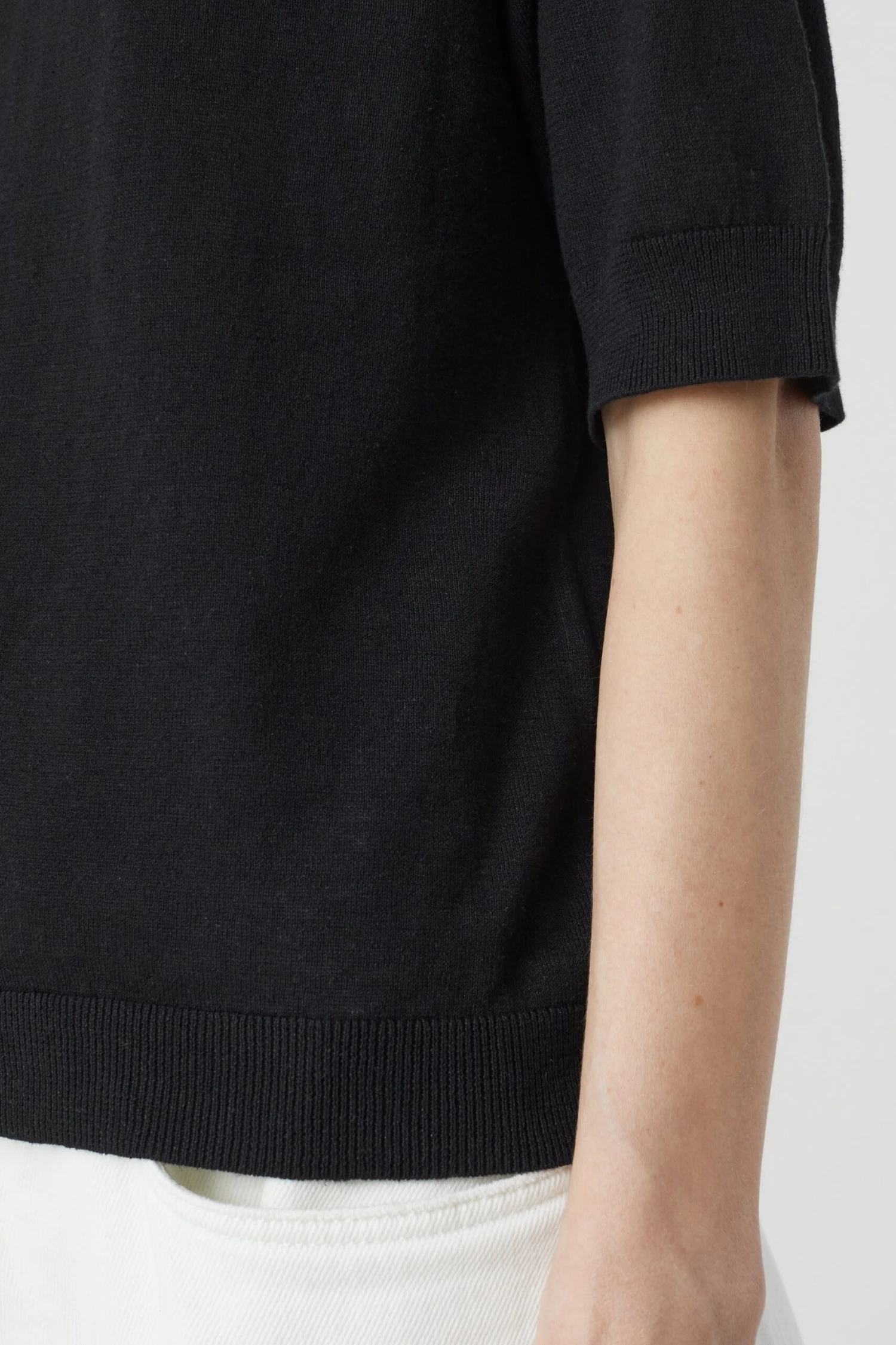 CLOSED V-Short Sleeve 5 CLOSED V-Short Sleeve – Bild 3